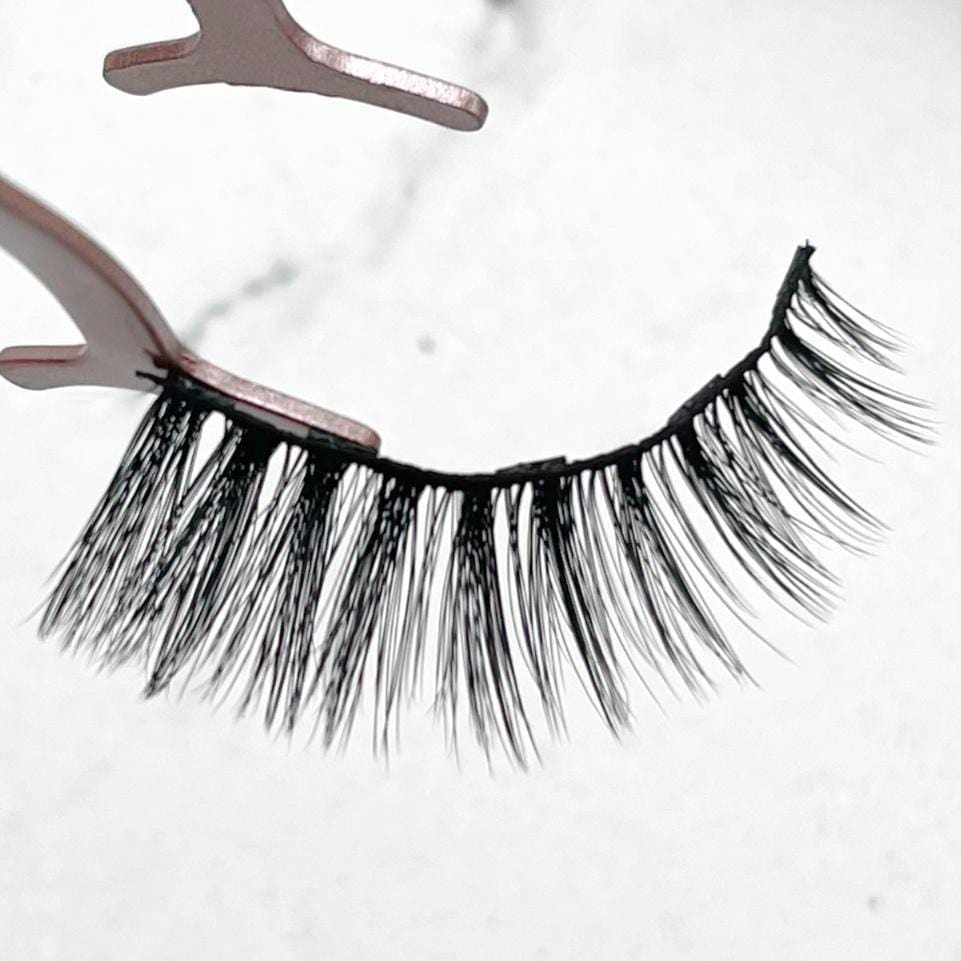 THE WEEKENDER LASH Dramatic Magnetic Lash Deluxe Kit Natural Magnetic Lashes 850013837533